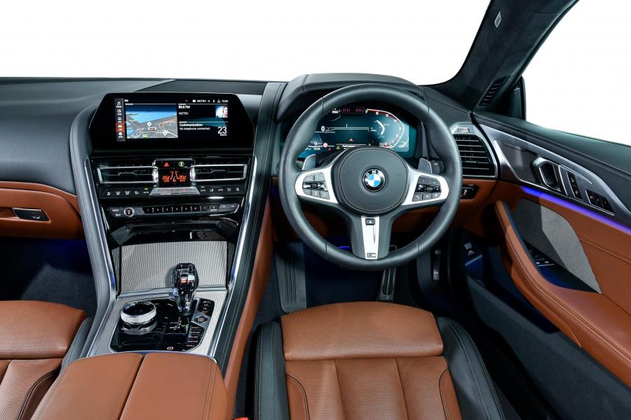 Торпедо BMW M850i xDrive Carbon Package (G15) 2019 года  (ZA) (фото 40 из 40)